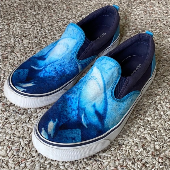 boys shark shoes